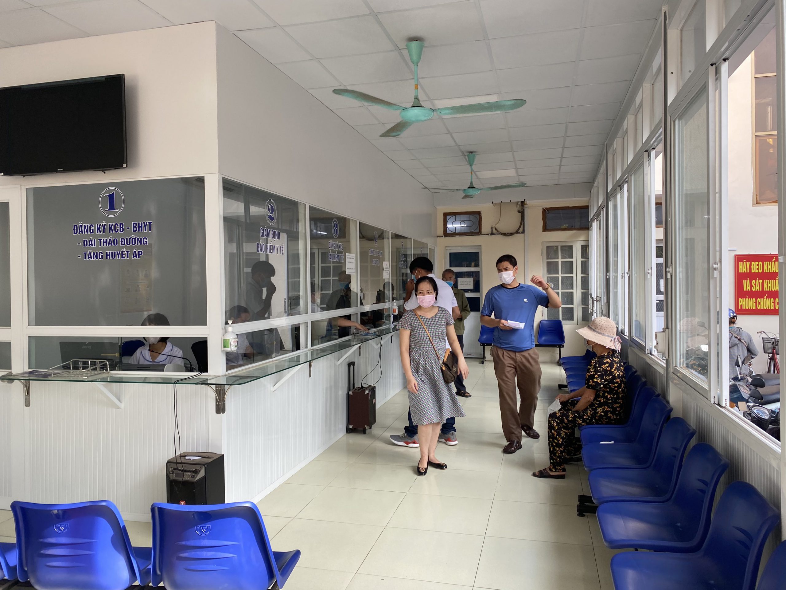 Khảo sát điều kiện tham gia mô hình khám chữa bệnh từ xa tại Trung tâm Y tế  huyện Tân Uyên